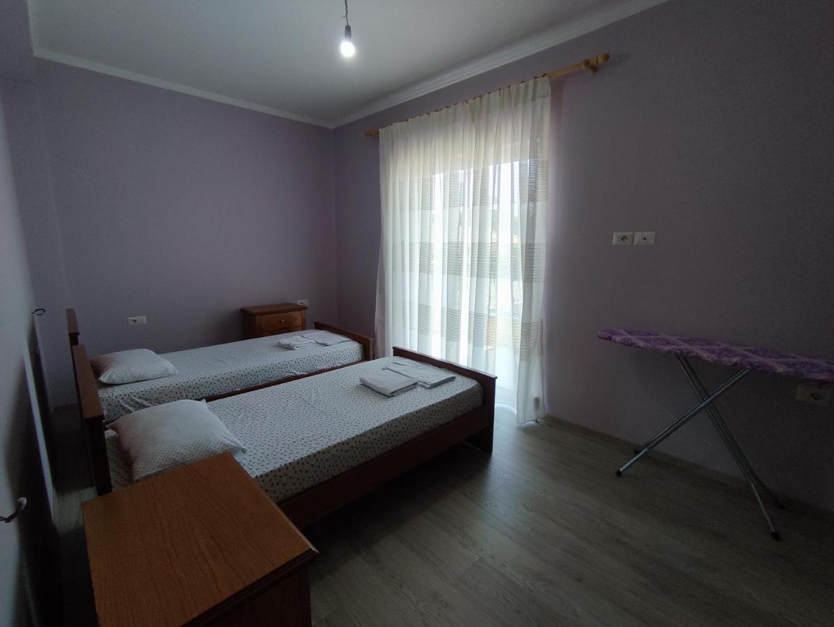 Cheerful 2 Bedroom Villa With Free Parking. Gjirokastër Buitenkant foto